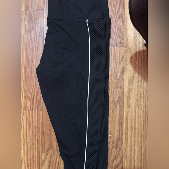 VS PINK ULTIMATE LEGGINGS - Picture 2 of 11